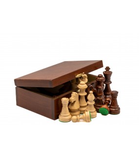 Zestaw figur szachowych Staunton Nr 6 w komplecie z drewnianym kuferkiem.